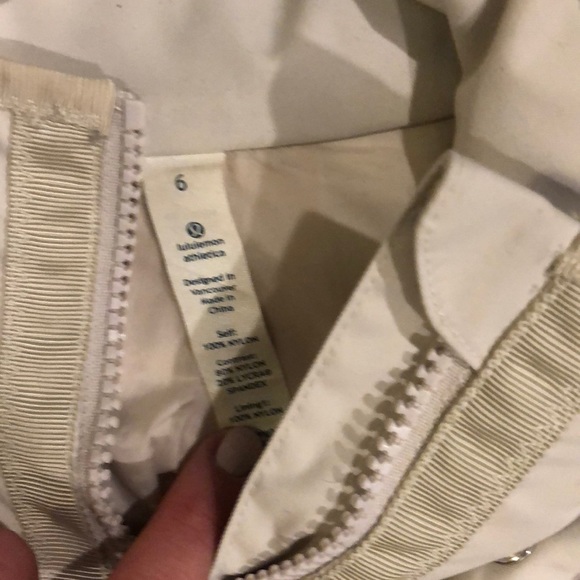 LuluLemon rain Coat - Picture 3 of 4